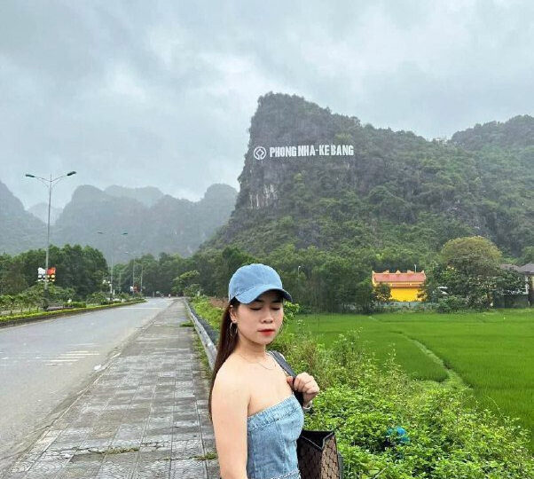 Ảnh 2 của Chơi public dừng xe giữa đường doggy em bên xe ôtô (Full Clip + Pic)