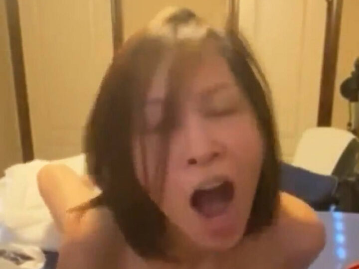 Ảnh 33 của Máy bay U40 ngoại tình với đồng nghiệp trẻ đụ không bao bắn vào trong phê lòi lồn (Full Clip + Pic)